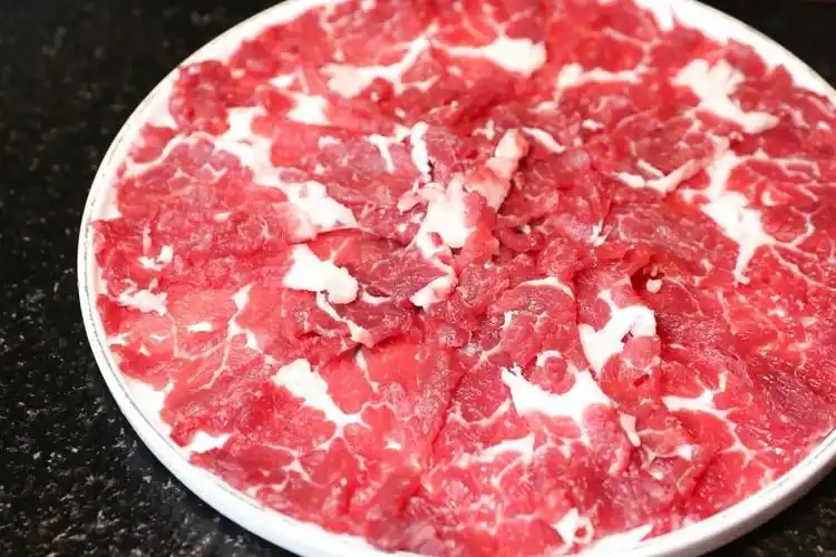 99元吃撑三个壮汉藏进闹市里的1500㎡鲜捞火锅店空运海鲜鲜切雪花牛肉