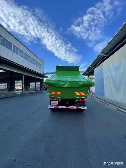 东风华神单桥新能源纯电篷布渣土车