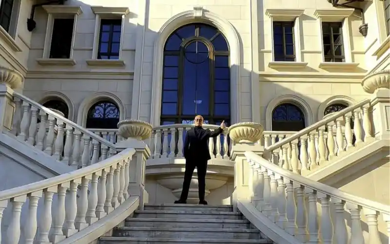 沪上第一豪宅,可以换8套汤臣一品,圈出你认为三年内有实力拿下它的人.