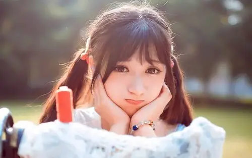 首页 桌面壁纸 可爱文艺美女高清唯美写真壁纸上一张下一张查看原图