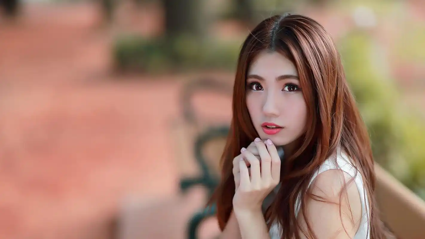 养眼气质美女性感写真桌面壁纸