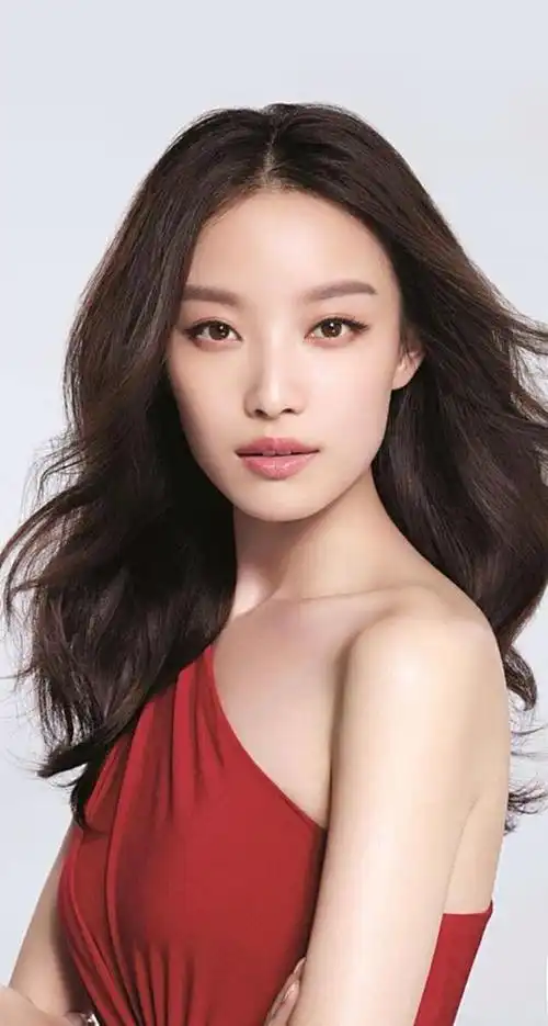 经得起大银幕苛刻的镜头考验谋女郎倪妮依旧美得无可挑剔