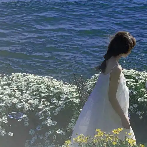 头像女生冰镇山楂气泡水