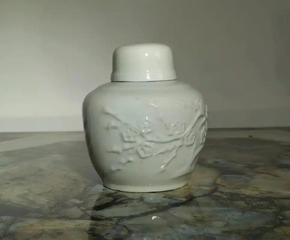 晚清民国德化窑梅花盖罐茶叶罐