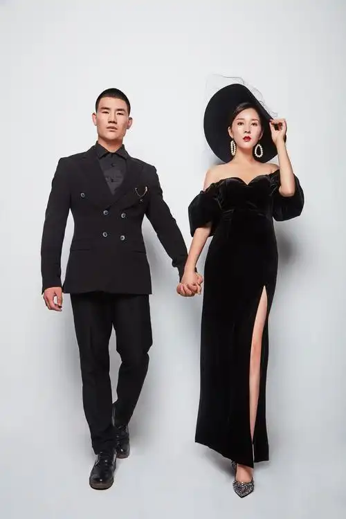 有关谢孟伟妻子孕期照曝光.