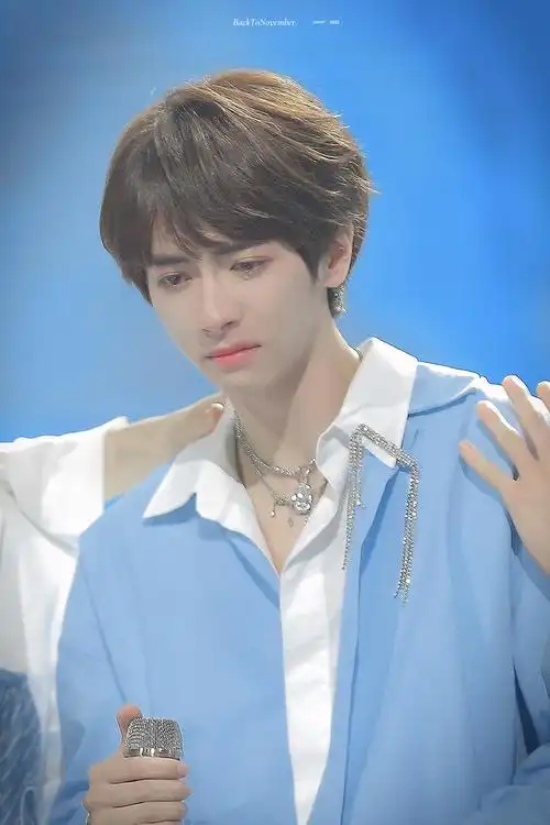 每天感叹一遍,杨超文是真的帅