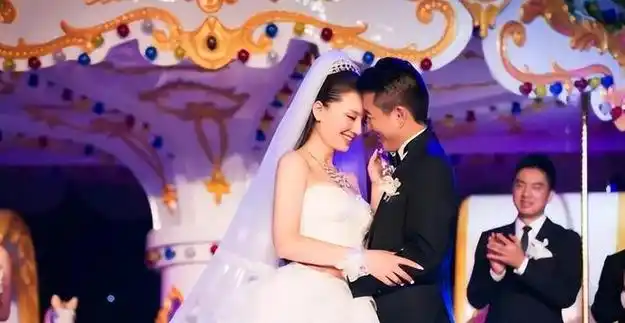 孙茜的翻车不只因为春晚的盒饭与张小斐的身份也脱不开关系