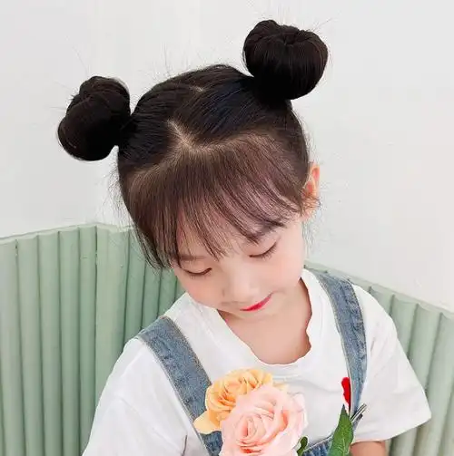fashion talk 潮生活小女孩双丸子头扎发发型 超可爱的双丸子头扎发无