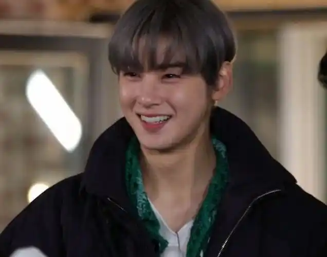 原创有种整容叫车银优换发色黑发换成海洋蓝后丑到网友认不出