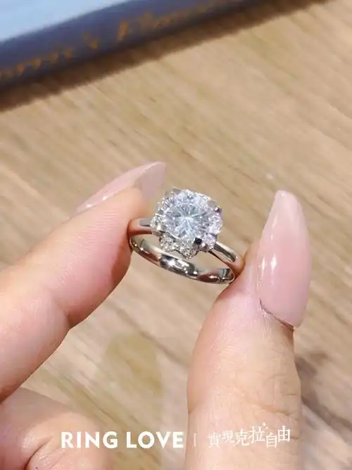 一克拉钻戒轻奢优雅美得不留痕迹
