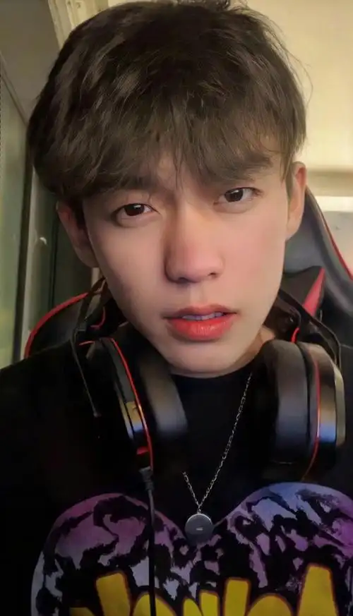 果然谁都不能拒绝奥特曼的魅力余庆伟