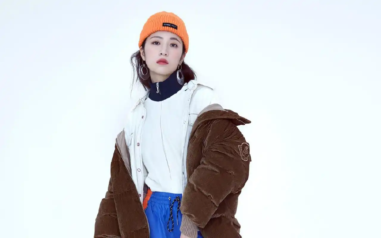 周雨彤个性潮流写真图片桌面壁纸