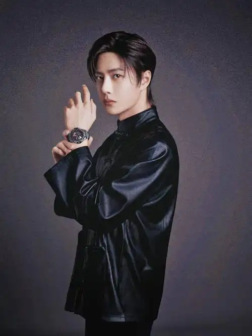 王一博黑色皮质唐装大片 国风质感满满非常酷盖