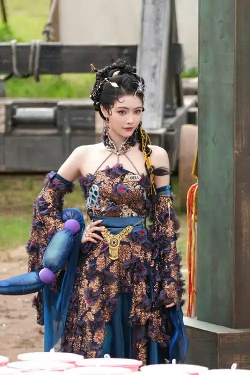 许佳琪超话02@许佳琪kiki    #许佳琪 蛇蝎美人上线#  #许佳琪萌探4