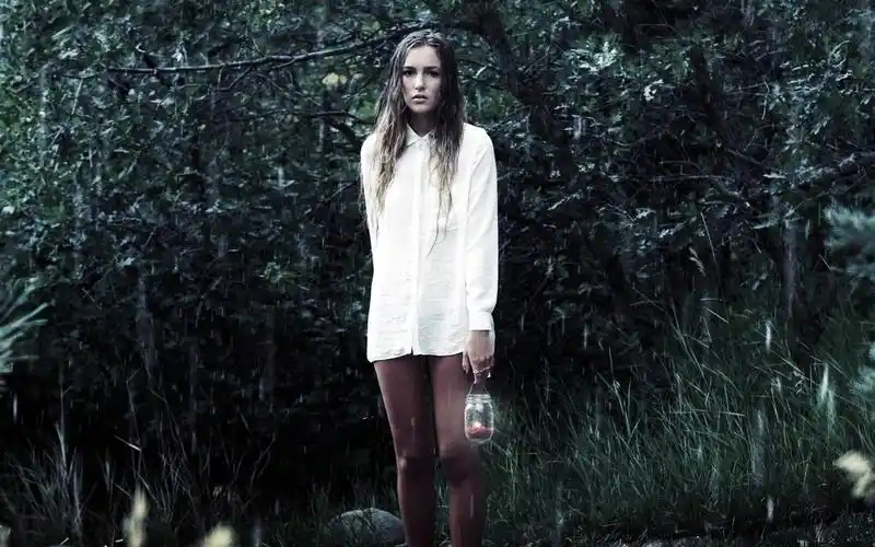 唯美伤感欧美女孩高清桌面壁纸