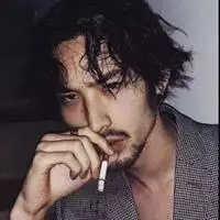 欧美成熟胡子男头像簌簌落叶写意着淡淡的离愁