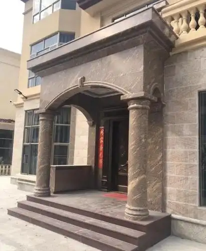 加州金麻用在外墙和户内楼梯的效果都不逊色