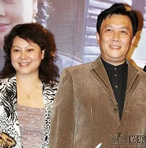 唐国强和现任妻子壮丽.