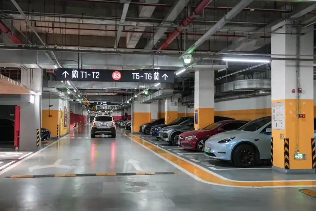 别愁!本市首批7个智慧停车场库上线,太太太"聪明"了