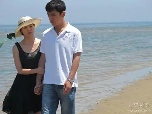 岳跃剧中与邢佳栋是恋人