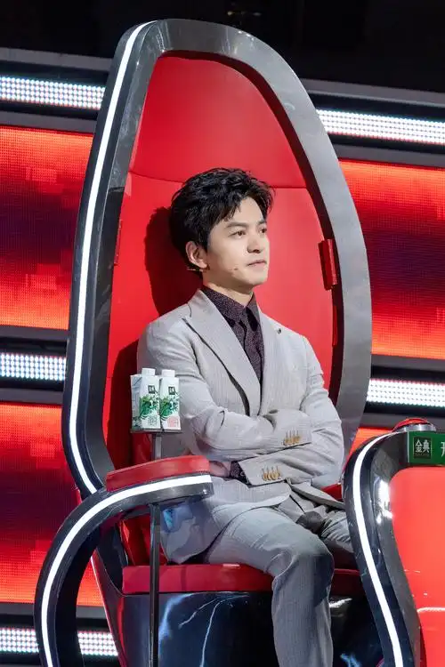 《2020中国好声音》,李宇春李健战队率先上演"强音对决"