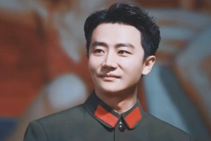 《芳华》黄轩放弃明星特权收获好口碑 童年的不幸让他有双重性格