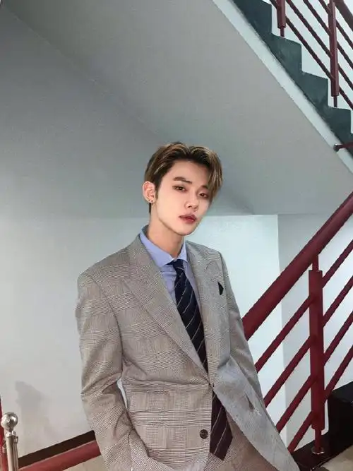 s child7815  p5-8:with my brother sister  最后一张超可爱>