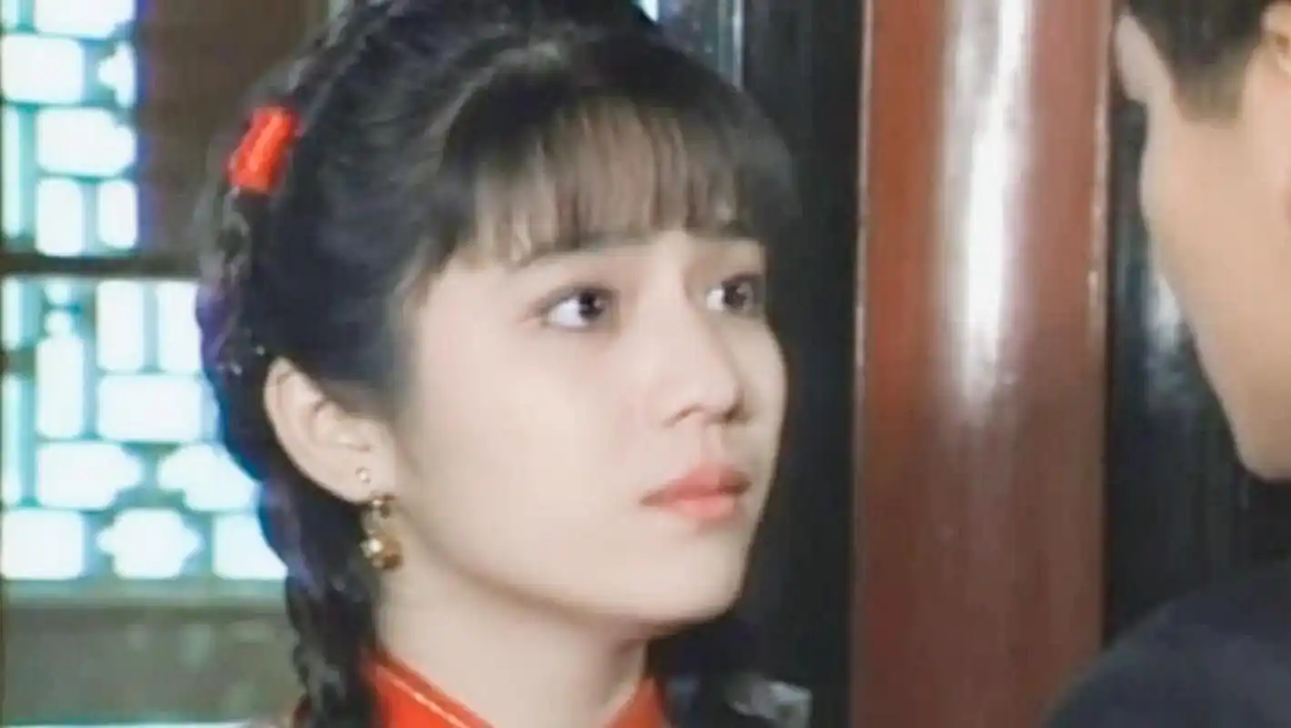 1990年曾哲贞在电视剧《婉君》中出演了宋兰萱一角,宋兰萱大方得体