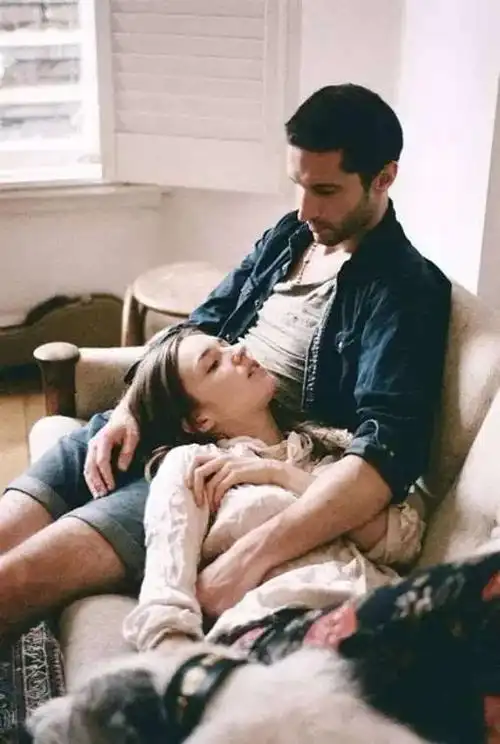 千万不要让男朋友躺在你腿上,别说我没提醒你!