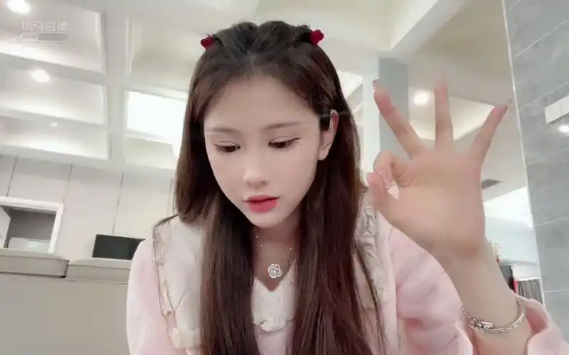 [超清].[户外].[azz丶沐莹莹【2511】].