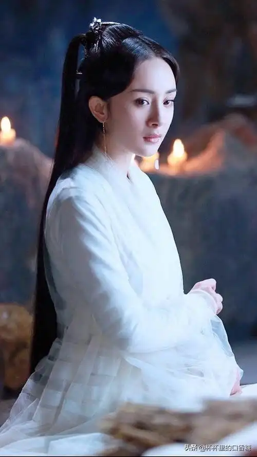 《扶摇》是杨幂继《三生三世十里桃花》大爆火之后再度回归的古装剧