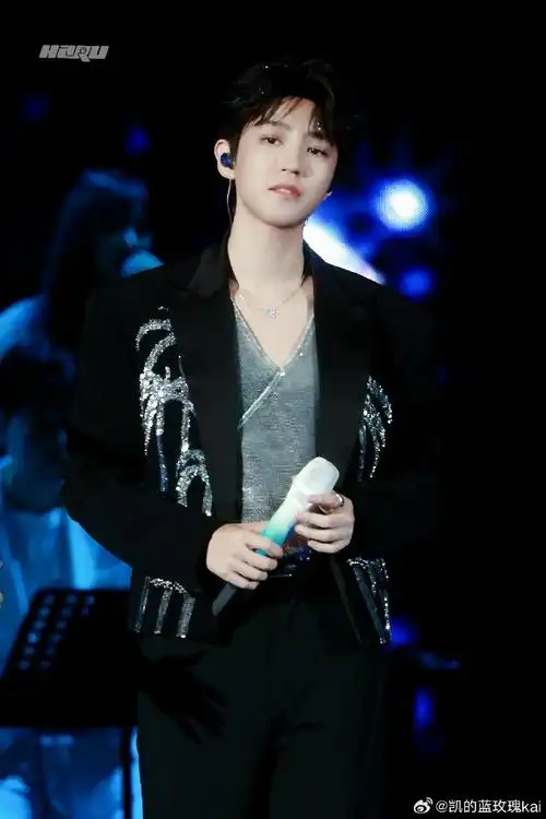 王俊凯蔡依林同台##王俊凯发文感谢蔡依林##王俊凯蔡依林比心