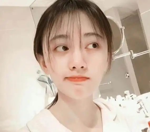 看了鞠婧祎的素颜照后,我的"容貌焦虑"被治好了!