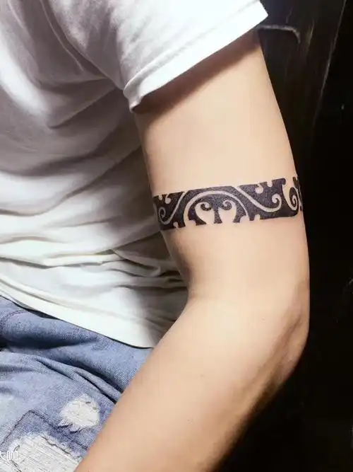 图腾臂环