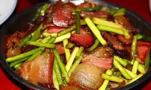 你家吃腊肉选用什么做配菜?