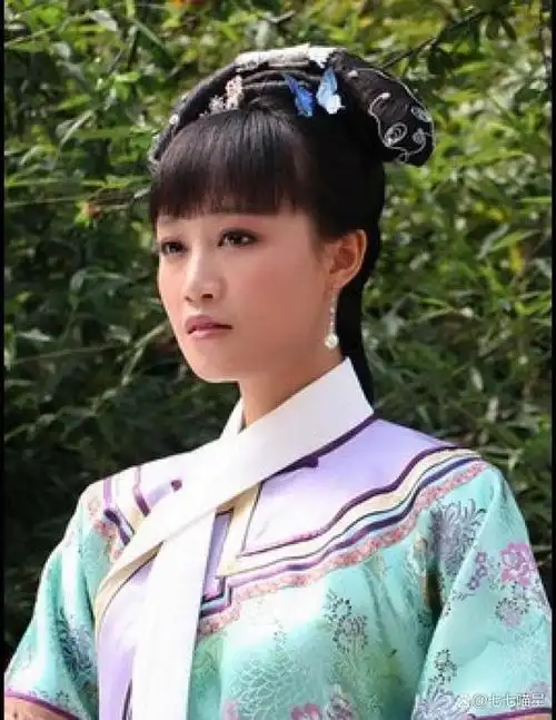 蓝盈莹,女,1990年4月16日出生于上海,毕业于中央戏剧学院08级表演系