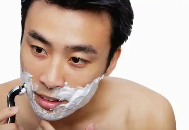 导语:胡须又叫胡子,指的是男性上唇,面颊,下巴,脖子或者是两腮部位的