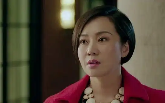 生活启示:精英男看上闫妮,主动要教她外语,趁机提出交换条件