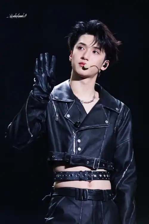 严浩翔叁重楼暨出道四周年演唱会##严浩翔哭了