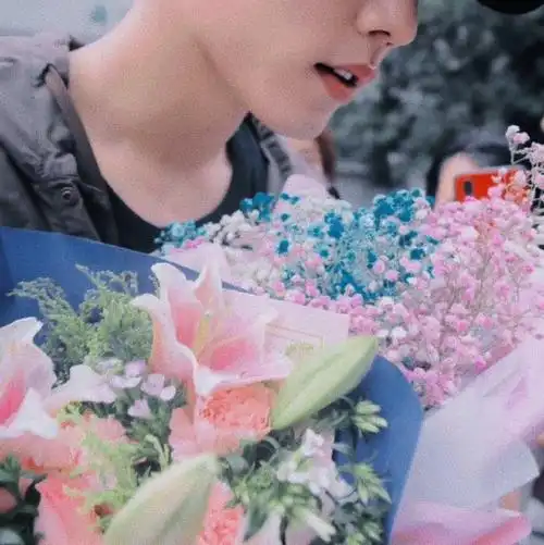 肖战#捧花头像94