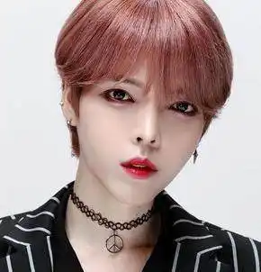 韩国新晋男团雌雄难辨,鹿晗与其想比之下硬气十足