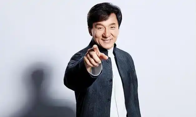 断崖式老去成龙近照曝光网友震惊莫名的难过