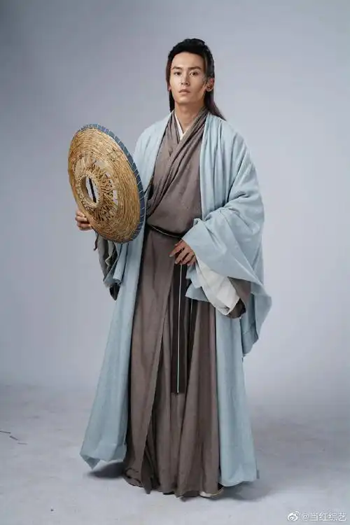 暑期嘉年华##茅子俊周子舒定妆照