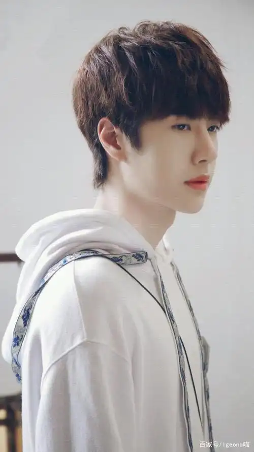 王一博:19岁的剧终于要播了,魔族小王子腾净,高冷羞涩反差萌!