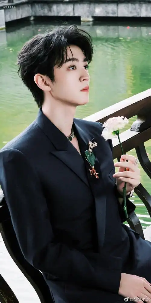 💙 可盐可甜王俊凯💙盛世美颜王俊凯💙腰精腿精王俊凯💙实力