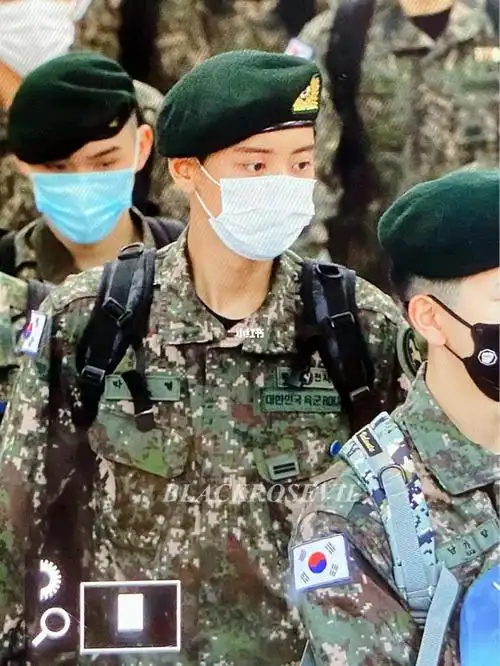 98灿烈穿军装也太帅了吧救命6015电影即视感_军装_电影_朴灿烈