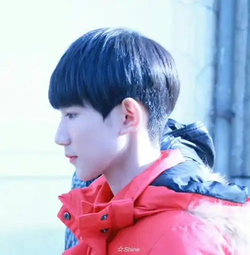 上班是我再也看不到的锅盖头造型宝宝9299了@tfboys-王源