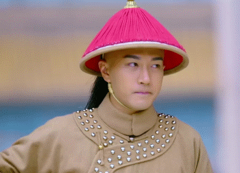 刘恺威顶戴花翎坏笑gif动图_动态图_表情包下载_soogif