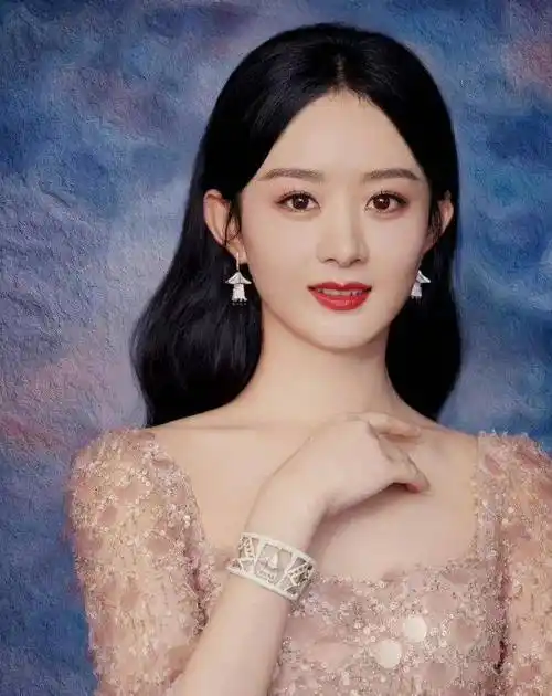 赵丽颖参加活动红裙露背梦回周翡赵小刀附身调侃主持人胖了