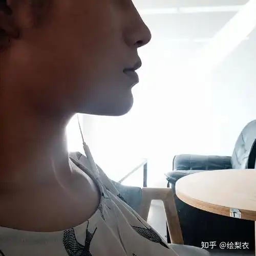 我的侧脸问题如何解决主要是下巴我侧脸的下巴太丑了